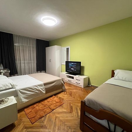 Апартаменты Downtown Retreat "Spiranca" Тирана Экстерьер фото