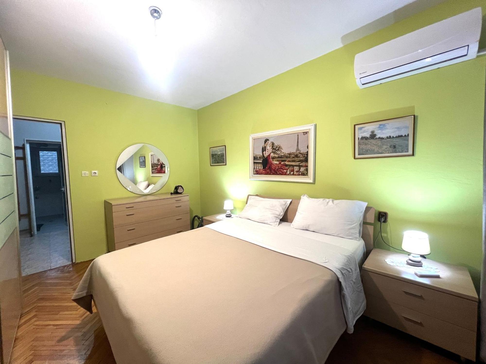 Апартаменты Downtown Retreat "Spiranca" Тирана Экстерьер фото